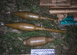 Опять двадцать пять: в Луганске найден свежий схрон с оружием