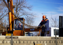 Да будет свет: Красноярский край помогает коммунальщикам Свердловска ЛНР обновить освещение на улицах