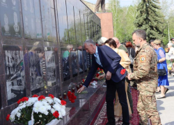 В Стаханове ЛНР почтили память жертв украинской агрессии