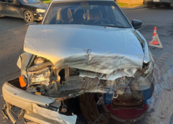 15-летняя девушка пострадала из-за сильного столкновения двух автомобилей в Луганске