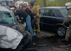 Страшная авария под Молодогвардейском ЛНР: спасателям пришлось деблокировать погибшего мужчину