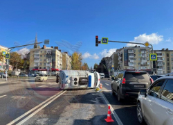 Госавтоинспекция ЛНР проводит проверку утреннего ДТП с каретой скорой помощи на улице Ленина