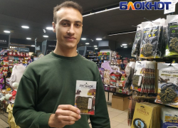 «У луганского сувенира должен быть свой цвет»: как молодой художник из Луганска создает сувениры с символами города