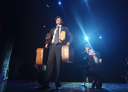 Луганский русский драмтеатр открыл 87-й сезон с яркими премьерами и гастролями