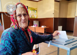 Эвакуация избирательной комиссии, высокая явка и хвалебные отзывы иностранцев: как проходят выборы в ЛНР