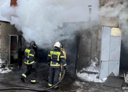 Один человек погиб и двое пострадали в огне в ЛНР