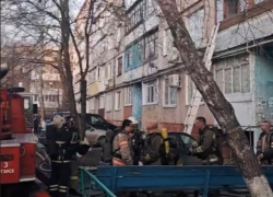 Найдено тело пенсионерки, эвакуированы 6 взрослых и один ребёнок: в пятиэтажке Луганска произошёл сильный пожар 