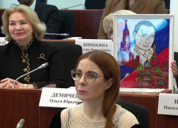 Владимиру Путину передали рисунок 11-летней девочки-инвалида из ЛНР
