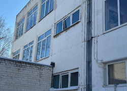 Чудом школьники не пострадали при атаке беспилотника на Юбилейном в Луганске