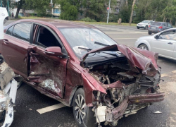 В Луганске произошло ДТП с участием трёх автомобилей