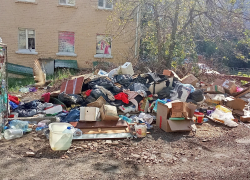В Луганске сразу две огромные свалки — коммунальщики бездействуют