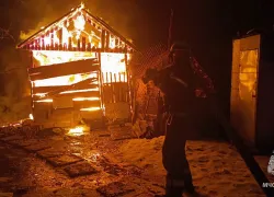 В Марковке ЛНР огонь уничтожил постройку