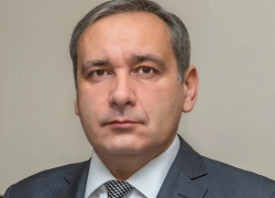 Предназначенные для благоустройства Луганска 40 миллионов рублей похитил бывший министр с подельниками