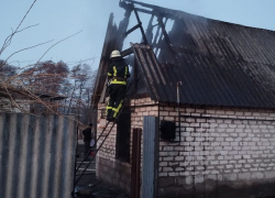 Неверная растопка печи привела к возгоранию летней кухни в Станице-Луганской ЛНР