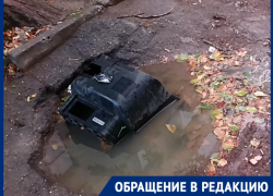 Дом в центре Луганска на грани разрушения: проблема с канализацией не решается годами