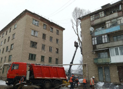 Более 800 квадратных метров кровли восстановят в жилых домах Луганска