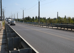 В Луганске ведется реконструкция моста на Советской