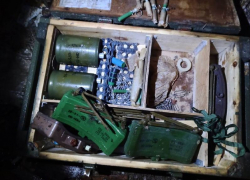 Схроны боеприпасов обнаружили в трех районах ЛНР