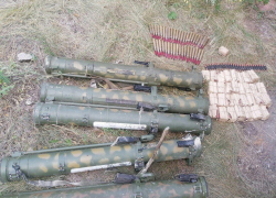 Северодонецкий схрон: полицейские ЛНР нашли в подвале «заброшки» спрятанный арсенал