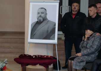 «Сделаем все, чтобы найти преступников и наказать их»: в Луганске простились с депутатом Михаилом Филипоненко
