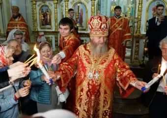 ЛНР встретила Светлое Христово Воскресение торжественным богослужением и молитвой о мире