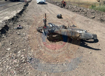Мотоциклист и пассажирка разбились в Свердловском районе ЛНР