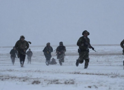 Новости СВО: Трамп отправил Зеленского к Путину, в Киев вошли войска, Луганский фронт движется на запад