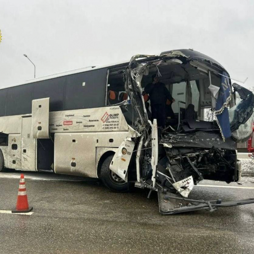 Пострадавших в ДТП с автобусом «Москва-Стаханов» эвакуировали в Луганск