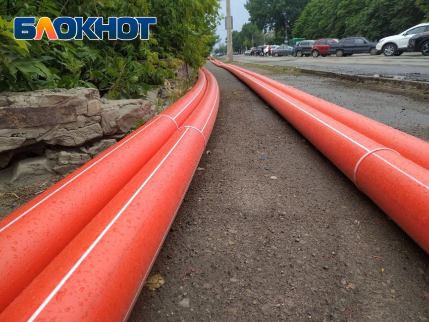 На Мирном в Луганске строится внутриквартальный водовод