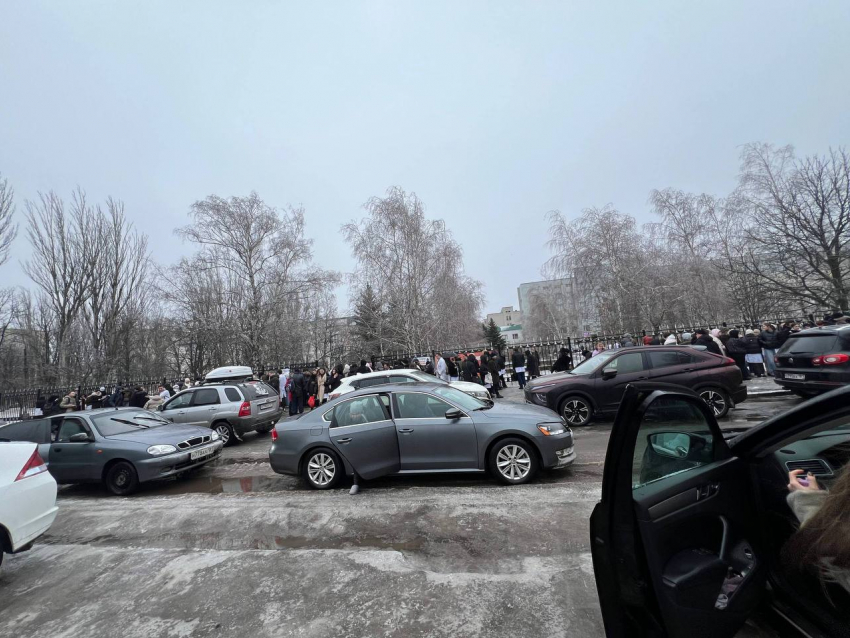 В Луганске началась массовая эвакуация учебных заведений