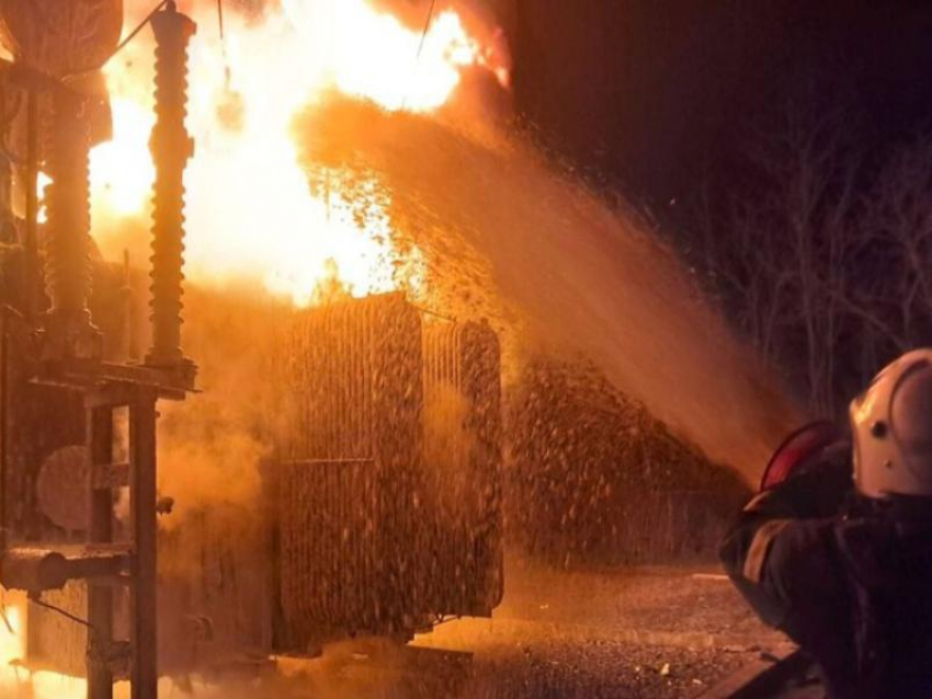 Четыре муниципалитета ЛНР атакованы, десятки тысяч людей остались без света и тепла