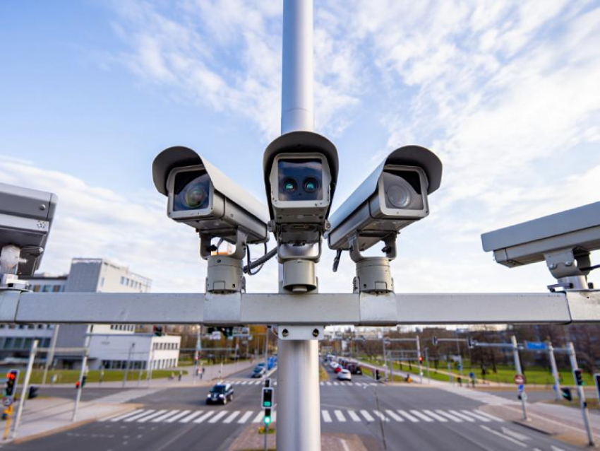 На дорогах ЛНР установят камеры и весовой контроль