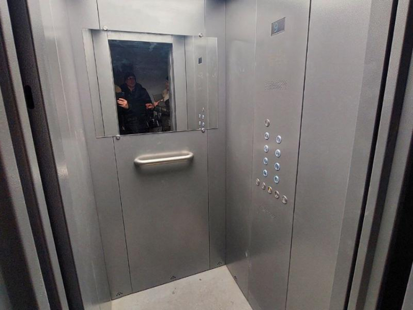 Более 100 лифтов заменят в 2024 году в ЛНР 