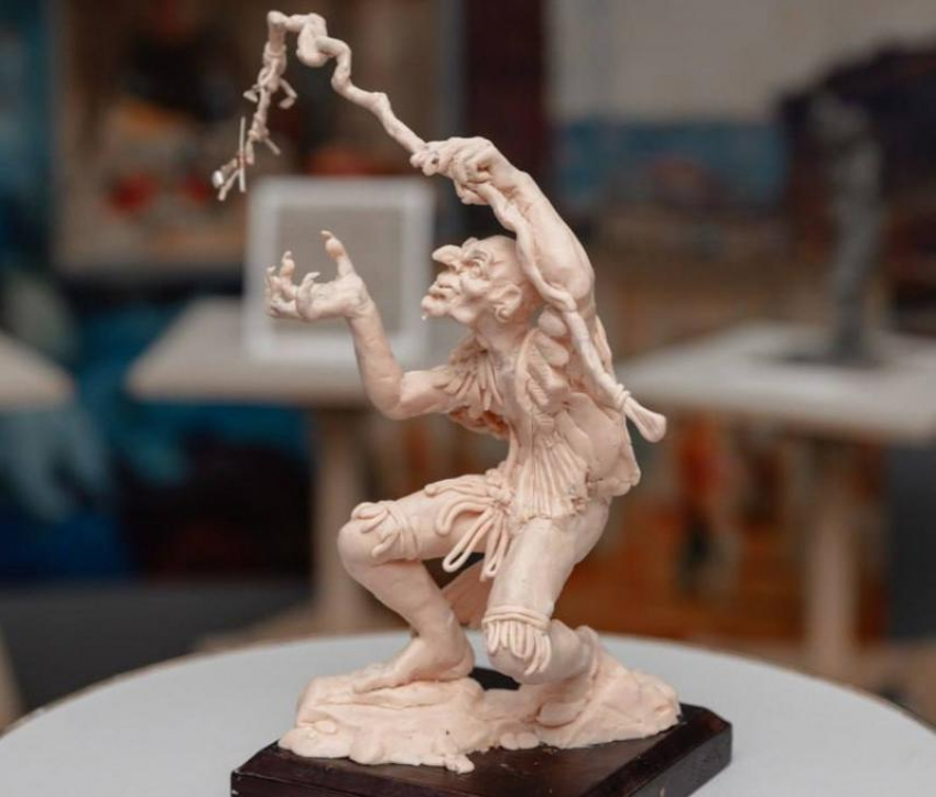 В Луганске открылась выставка к юбилею детской художественной школы