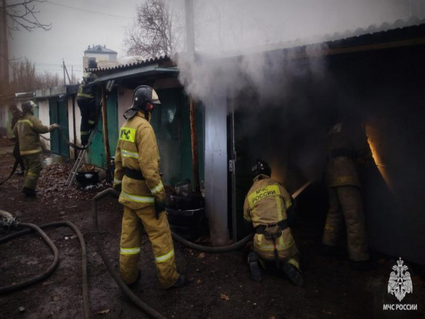 Два человека пострадали в пожарах в ЛНР