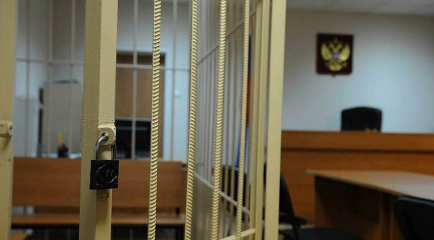 Оставила в выгребной яме: в ЛНР будут судить мать за попытку убийства дочери