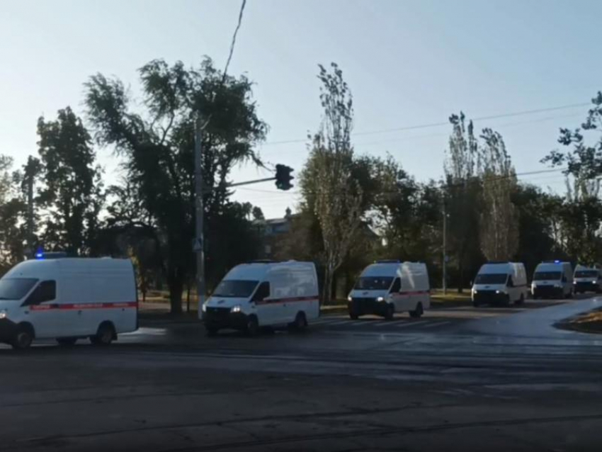 Колонну из 11 автомобилей скорой помощи заметили на улицах Луганска 