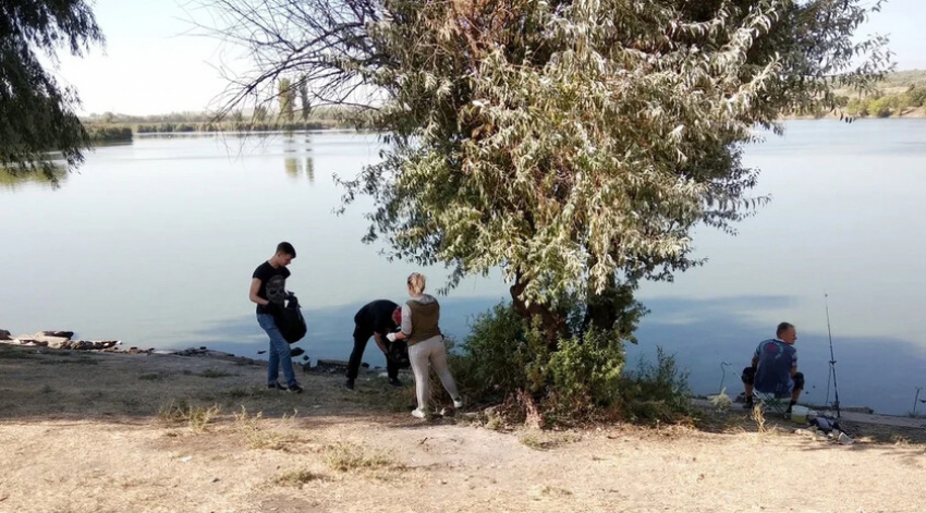 Генеральная уборка в Луганском море: водоем собрались привести в порядок