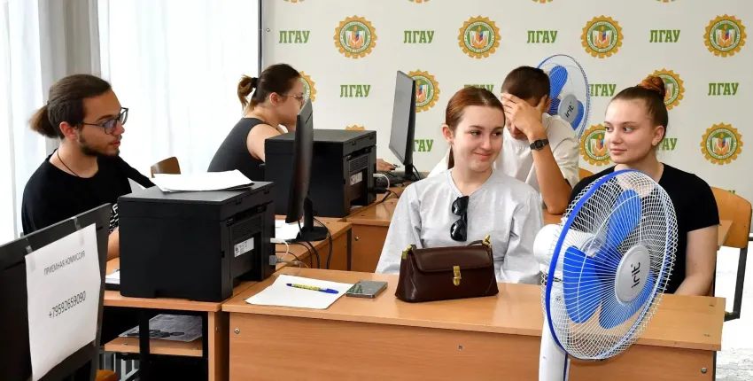 Приёмная кампания в ЛНР: абитуриенты из Африки, Якутии и Ямала