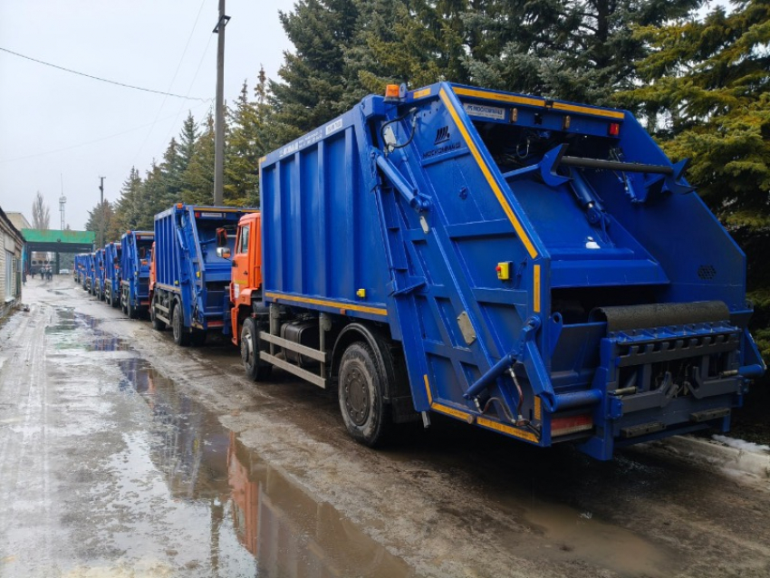 В ЛНР поступило 19 новых мусоровозов