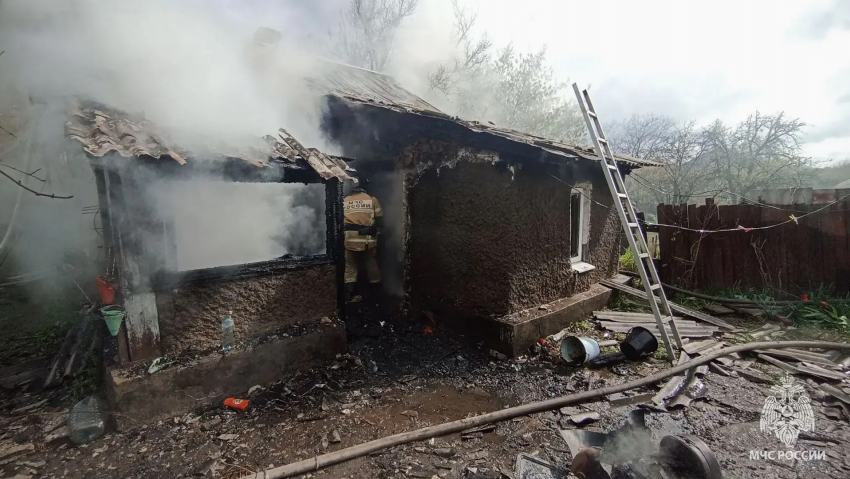 Чудом осталась жива после взрыва: обычный день в Красном Луче едва не стал трагедией