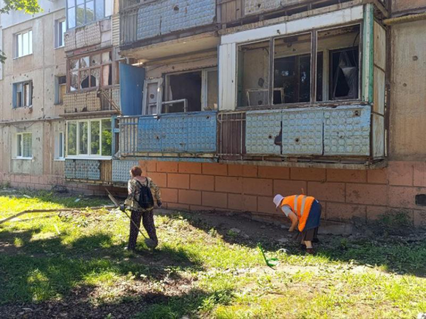 Обстрел Первомайска ЛНР: число пострадавших выросло до двух, коммунальные службы устраняют повреждения
