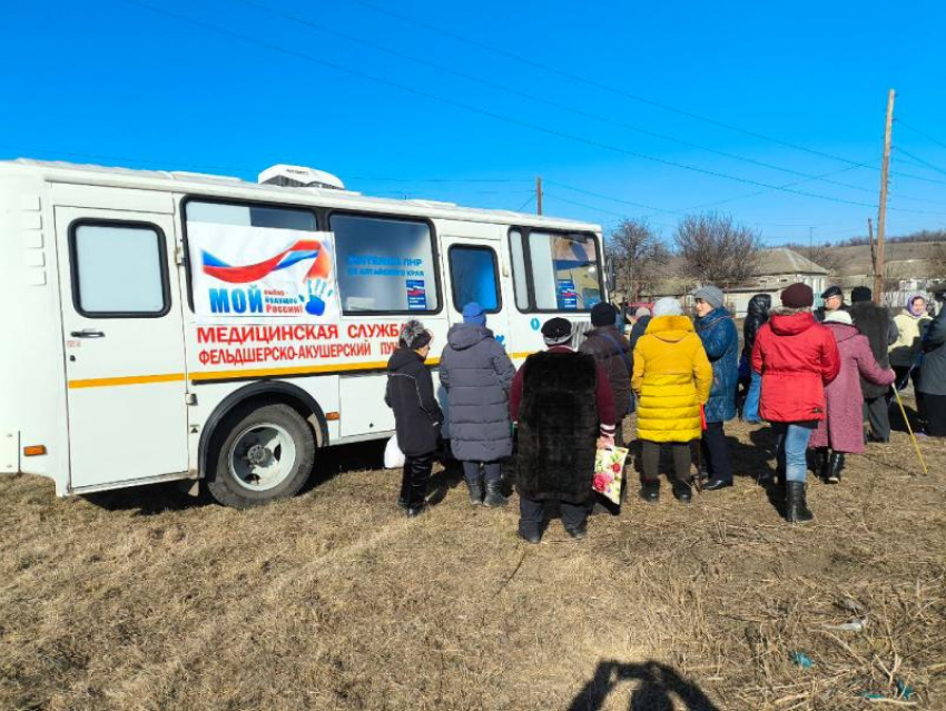 Сразу два мобильных фельдшерско-акушерских пункта выехали в село Суходол Славяносербского района ЛНР