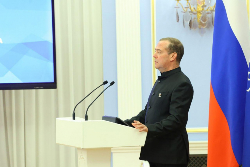 «Нет мелких проблем»: Дмитрий Медведев отметил, что предложения людей становятся обязательствами для «Единой России»