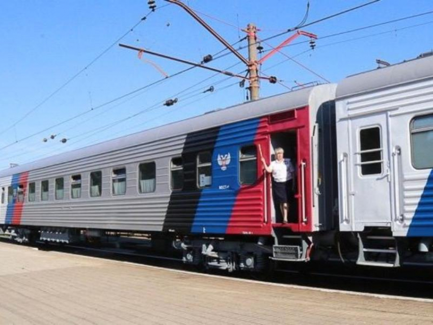 Поезд Макеевка – Луганск – Ясиноватая будет прибывать на другую станцию 