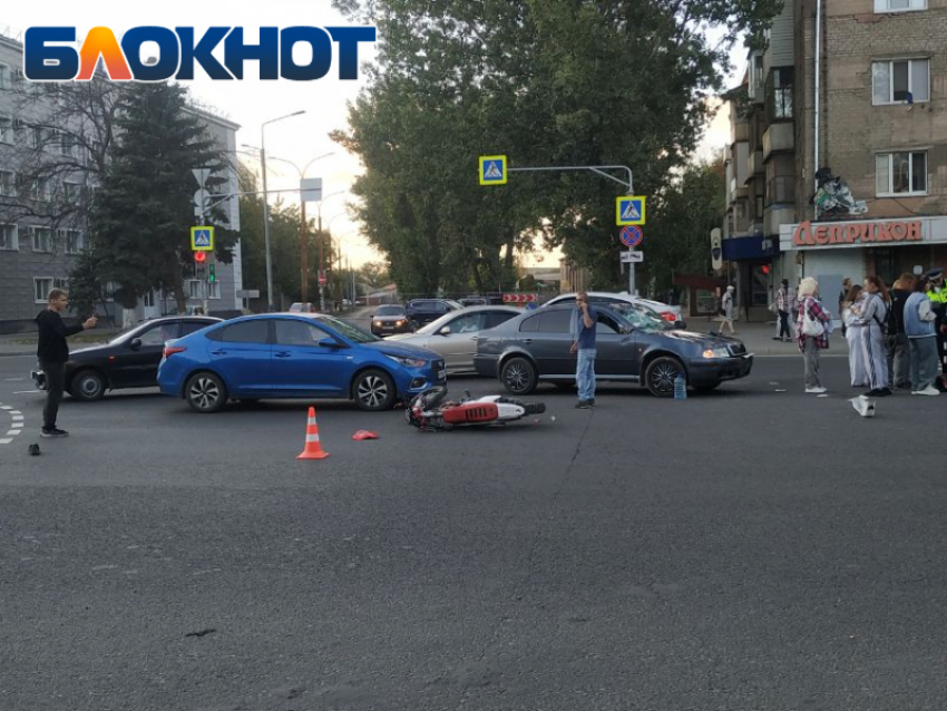 На улицах Луганска произошло два ДТП с участием мотоциклистов