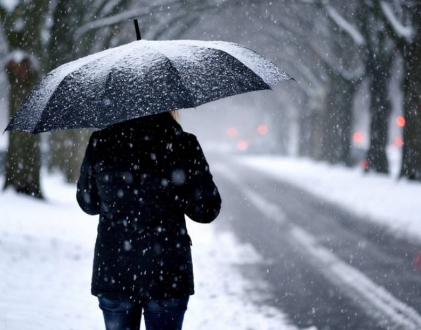 ЛНР обещают снег с дождем и сильную гололедицу 25 февраля