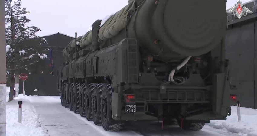 Весь мир обсуждает приближение ядерной войны: хроника СВО за сутки