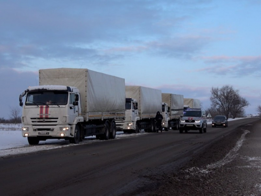 Восемьдесят тон гуманитарной помощи для жителей ЛНР доставили спасатели из Ногинского центра МЧС России