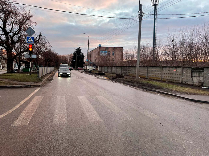 Восьмилетнего пешехода и пьяного мужчину сбили на дорогах ЛНР